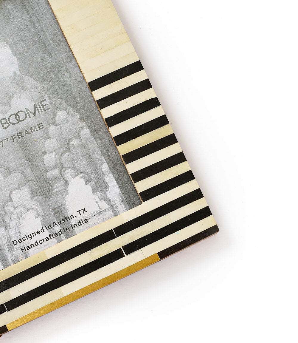 Mukhendu Stripe 5x7 Black & White Picture Frame