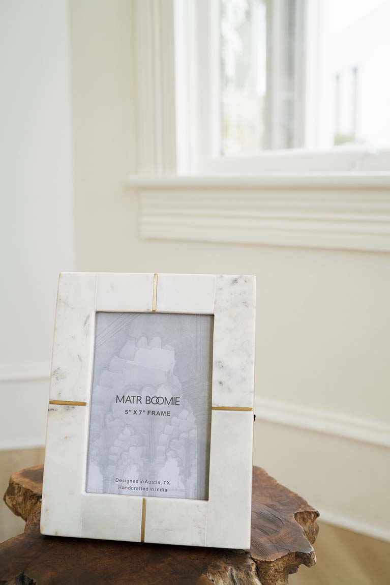 Sammita 5x7 White Marble Picture Frame